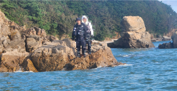 태안해경, 8일 장삼포 해수욕장 갯바위 고립자 2명 구조(사진=태안해양경찰서)