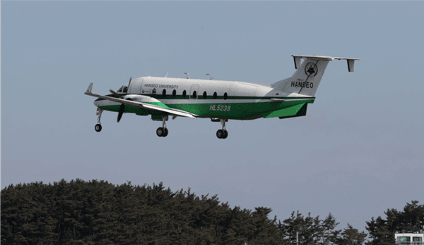 기상항공기가 입체적 온실가스 관측을 위해 고도 3∼8km에서 운항