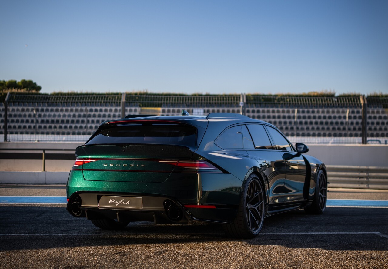 G90의 디자인 요소를 그대로 간직한 채 날렵하게 다듬어졌다. 사진=제네시스